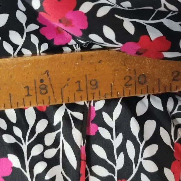 Kate Spade- Women's 2 piece Floral pajama set- size small - Picture 4 of 8